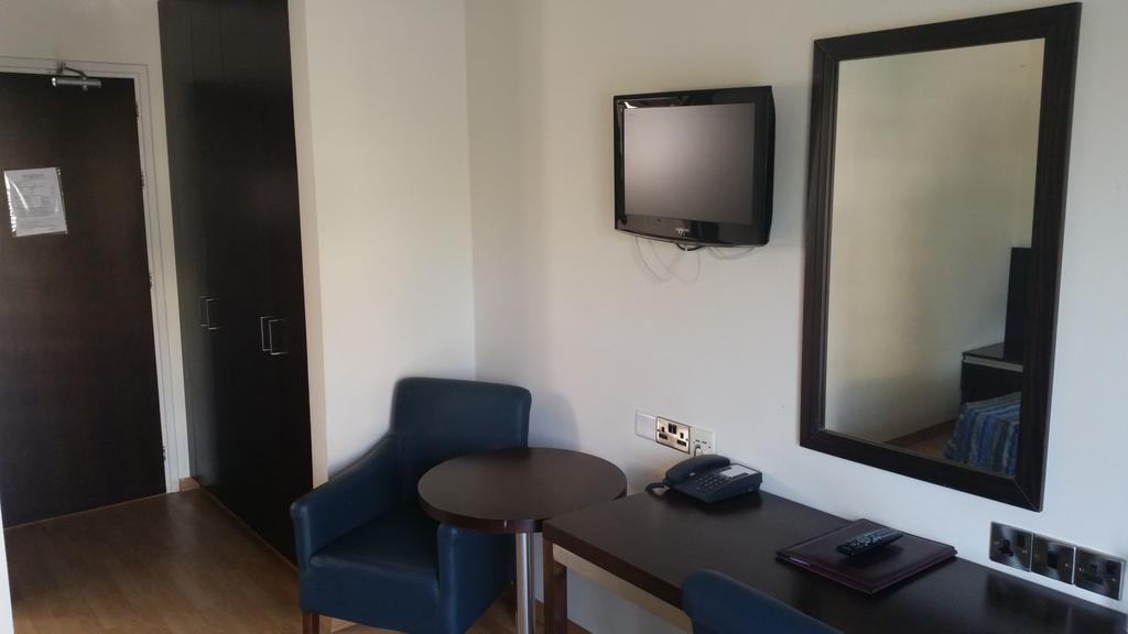 Crown Henipa 3* Larnaca