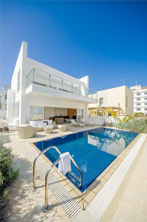 100 Villa