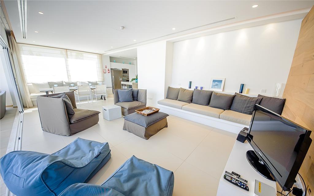 Villa 100 *
