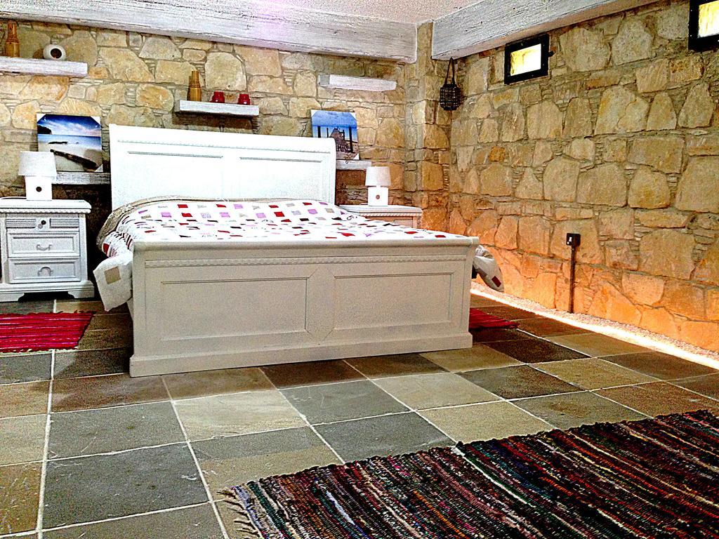 Traditional Stone House Pousada
