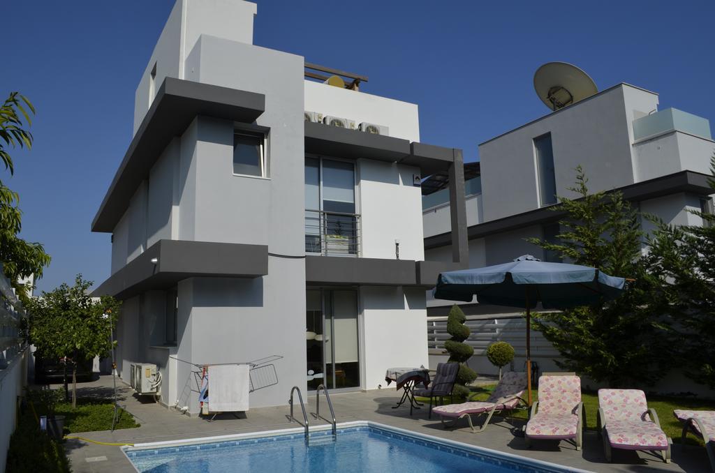 Villa Fleur De Mer In Hi-tech Style *