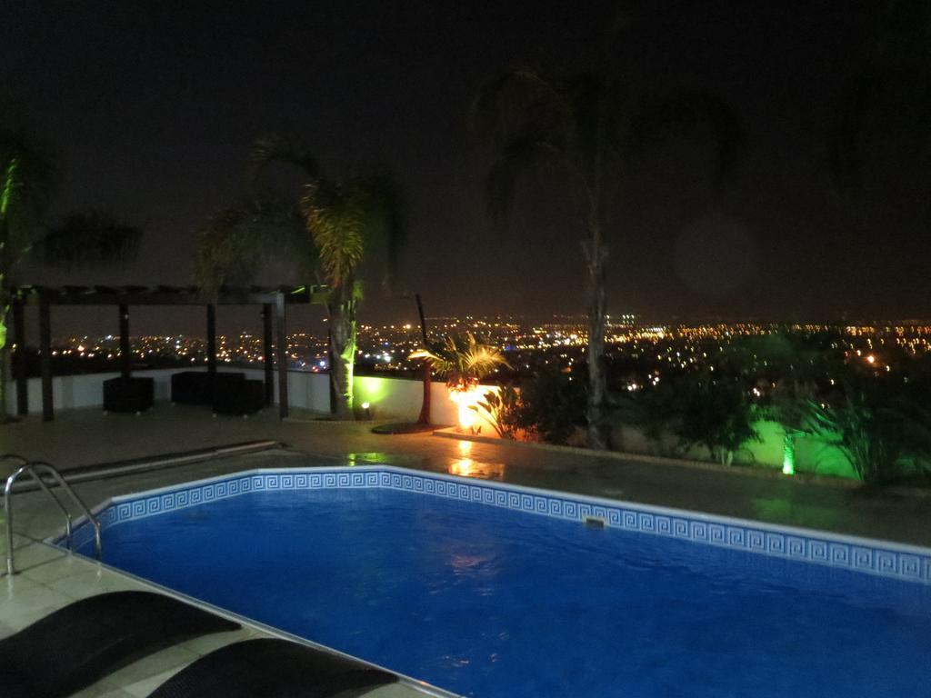 Apartment City Views - Only For Couples Limassol