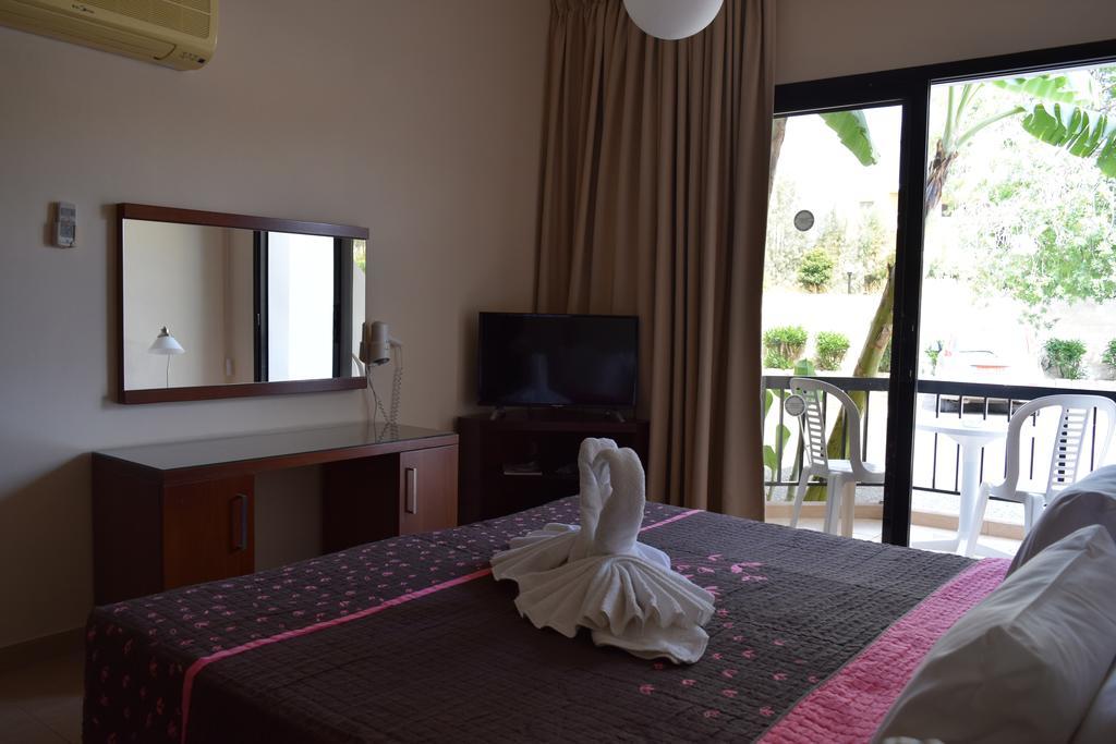 Anna Aparthotel