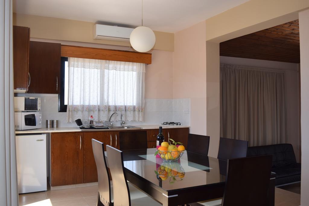 Anna Aparthotel 3*