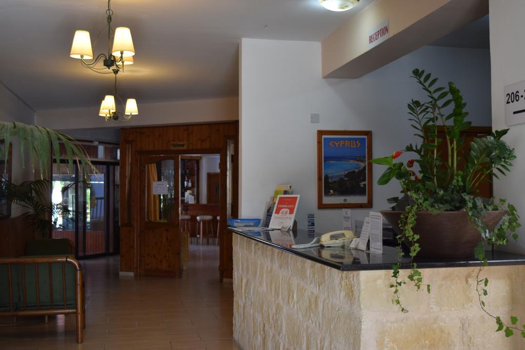 Anna Aparthotel