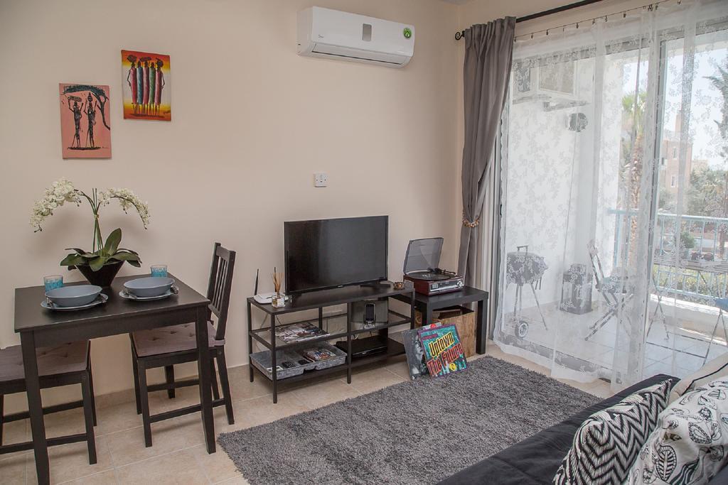 Paphos Love Hut Apartment