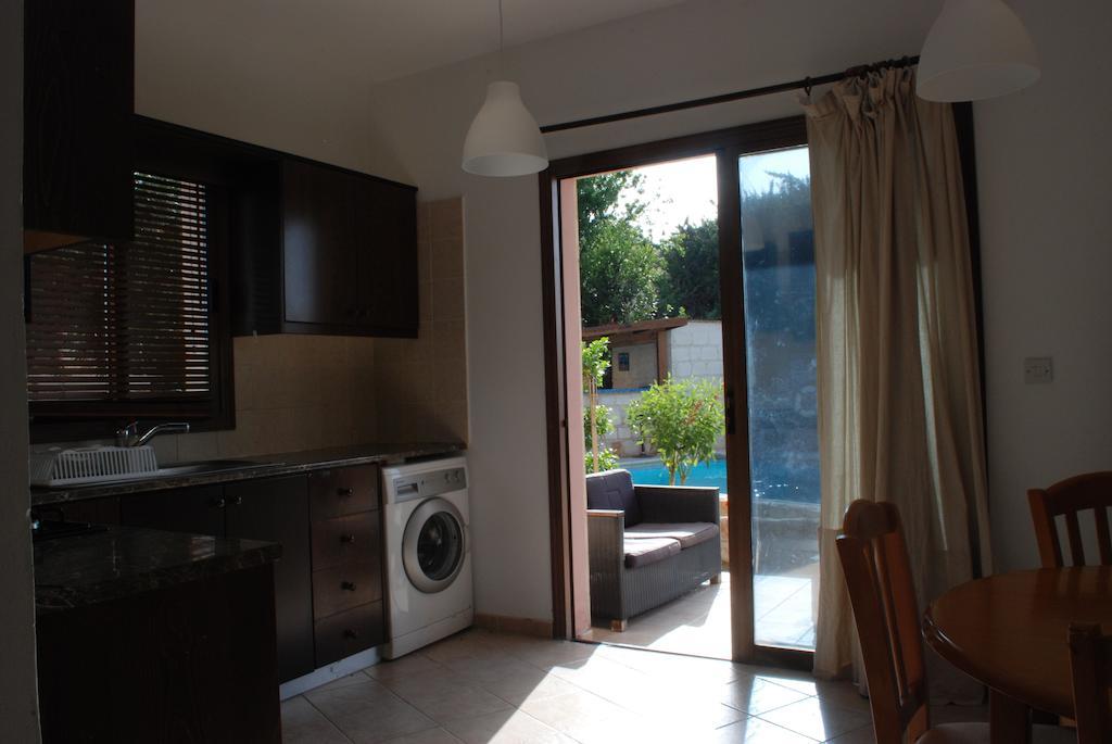 Avra Family Maisonettes