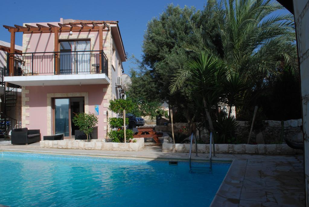 Avra Family Maisonettes Polis