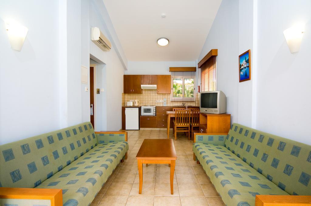 Tasia Maris Gardens Aparthotel 3*