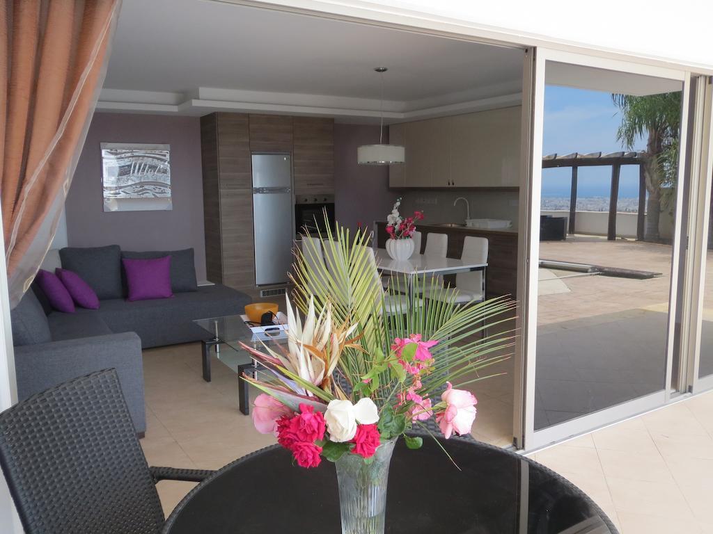 City Views - Only For Couples Apartment