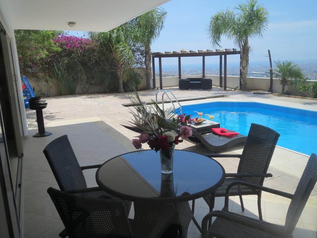 City Views - Only For Couples Apartment