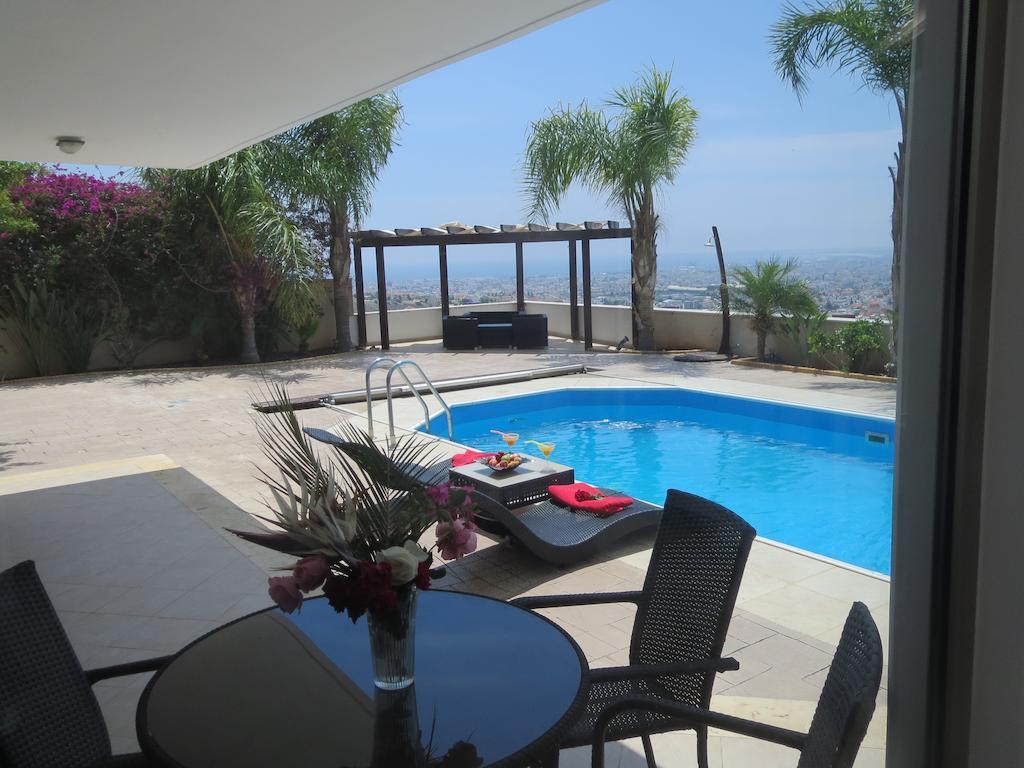 City Views - Only For Couples Apartment *