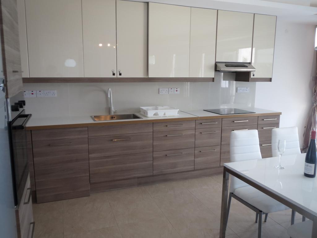 City Views - Only For Couples Apartment *