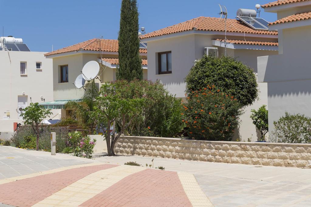 Chara Elizabeth No 2 * Protaras