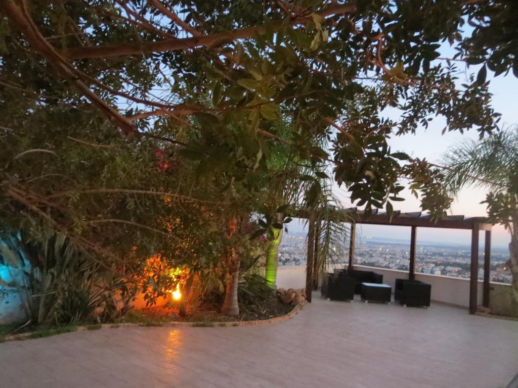 Apartment City Views - Only For Couples Limassol