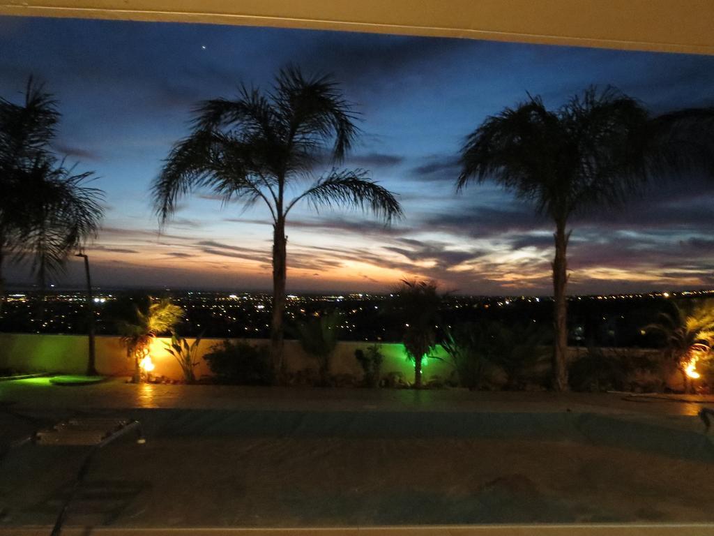 Apartment City Views - Only For Couples Limassol