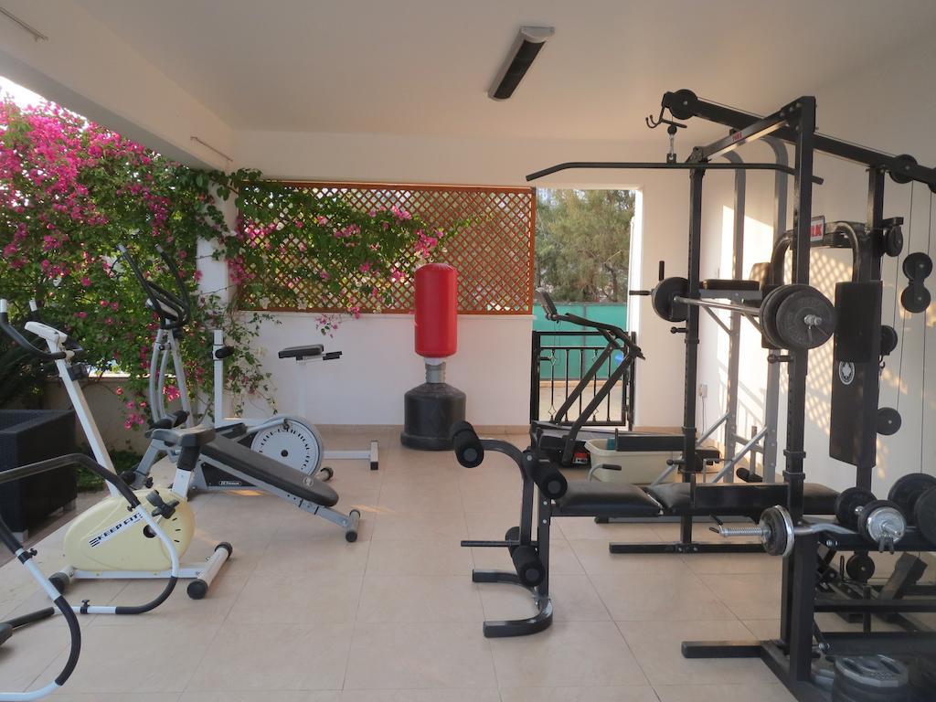 Apartment City Views - Only For Couples Limassol