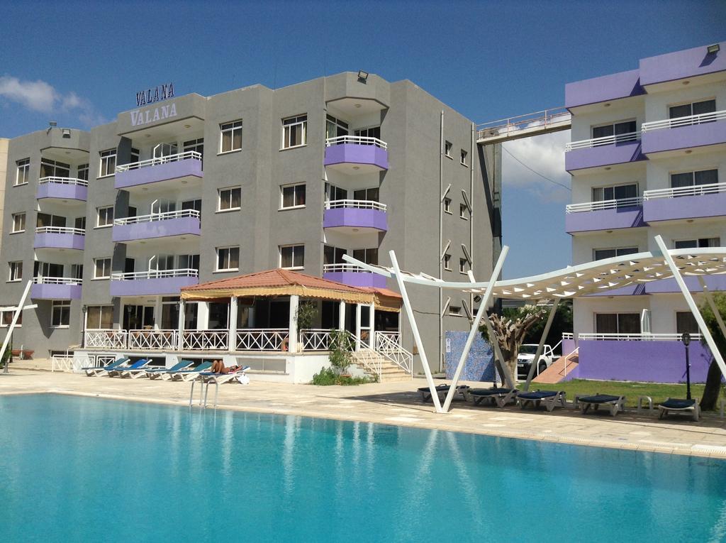 Aparthotel Valana
