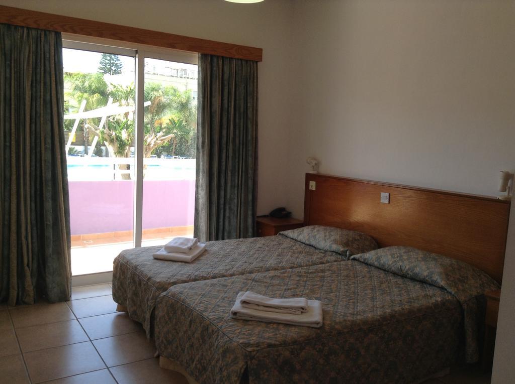 Aparthotel Valana 2*