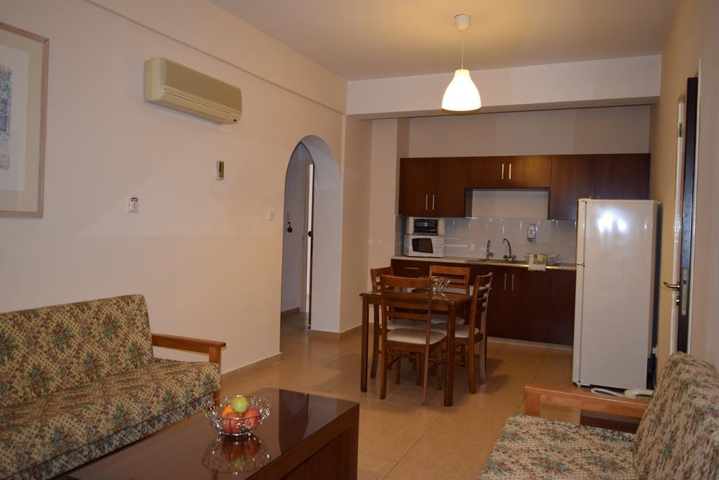 Aparthotel Anna Kissonerga