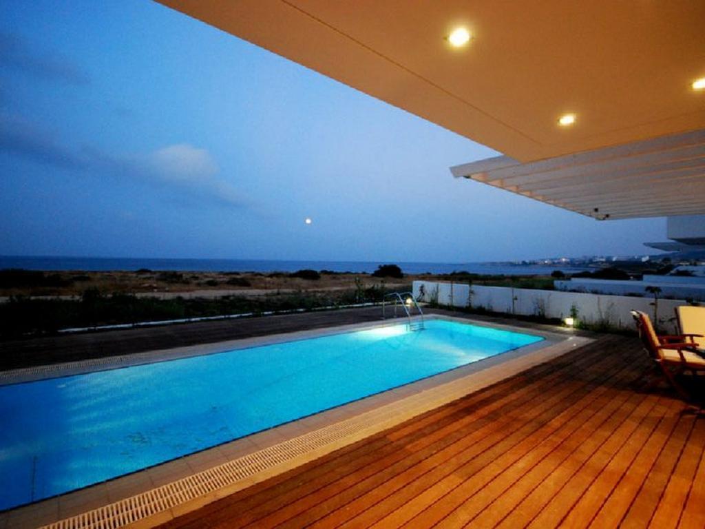 Beachfront Alia