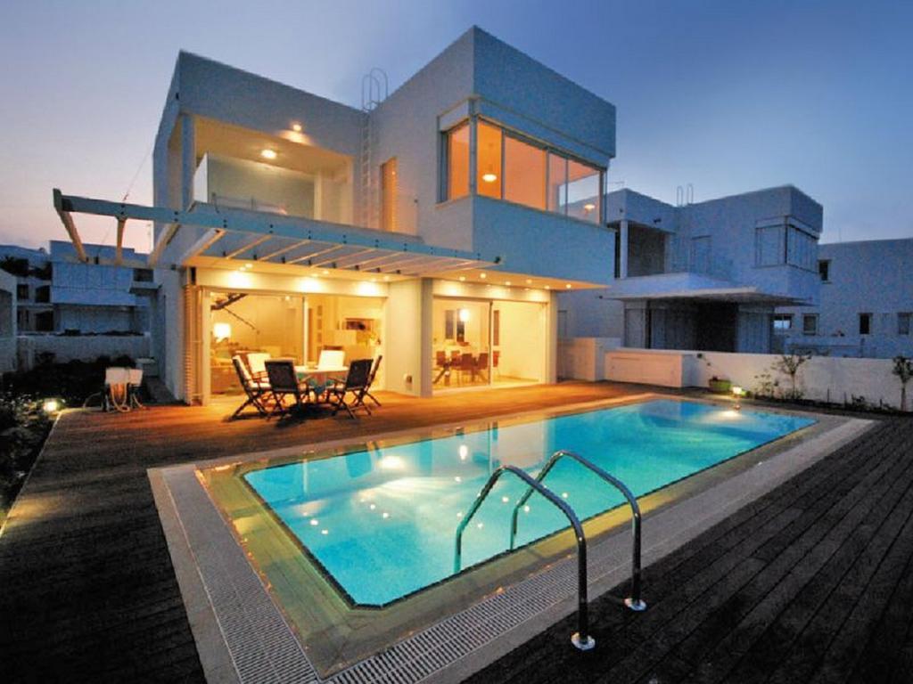 Villa Beachfront Alia *