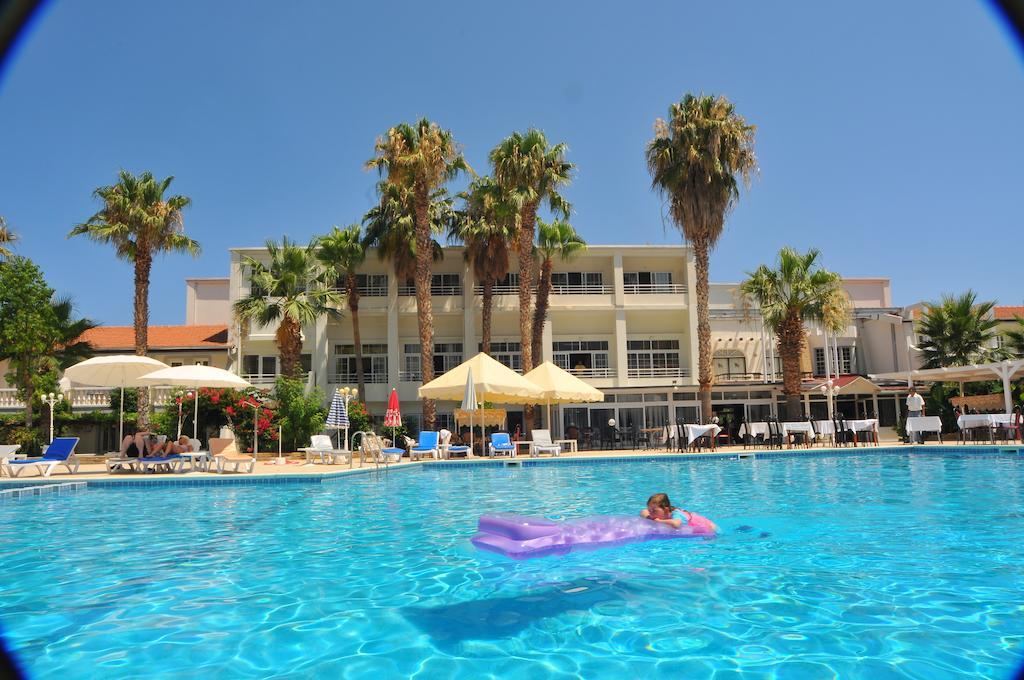 La & Lapithos (Northern Cyprus)