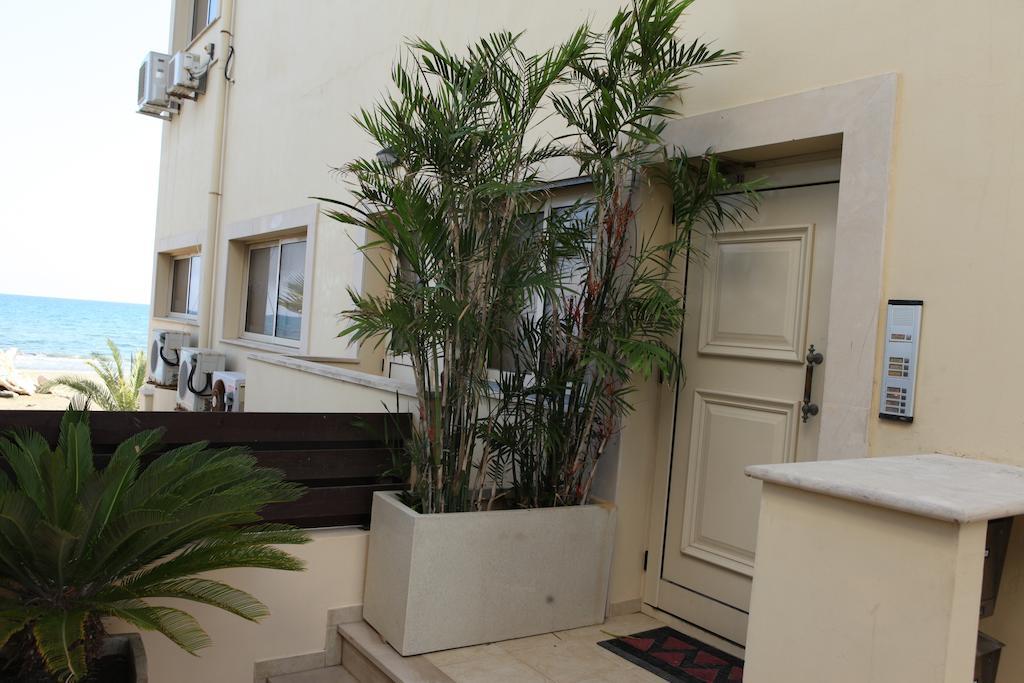 Quattro Sea View Beachfront Ap 6