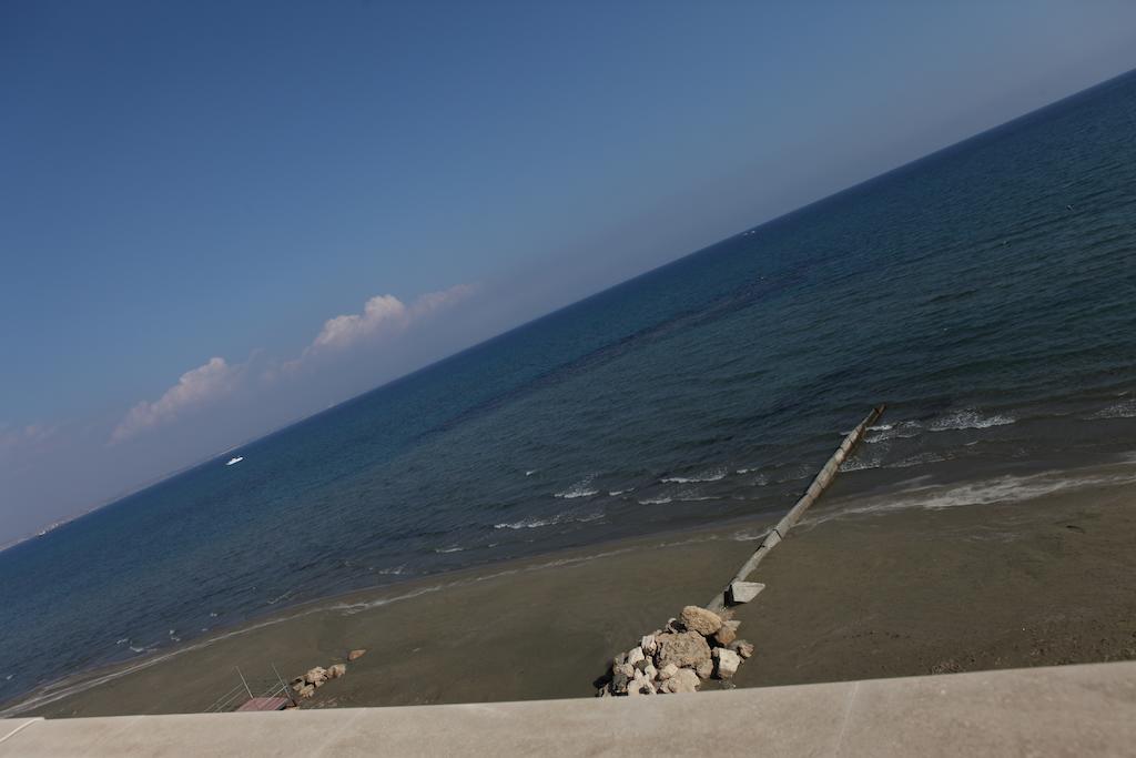 Apartment Quattro Sea View Beachfront Ap 6 Larnaca