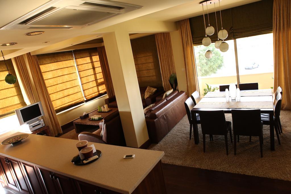 Quattro Sea View Beachfront Ap 6 Larnaca