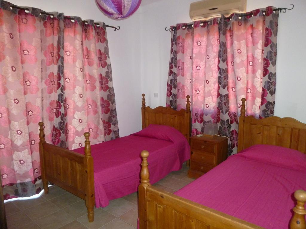Avra Family Maisonettes Polis