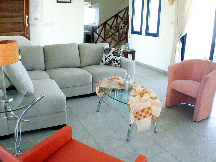 Villa Kymmates Front