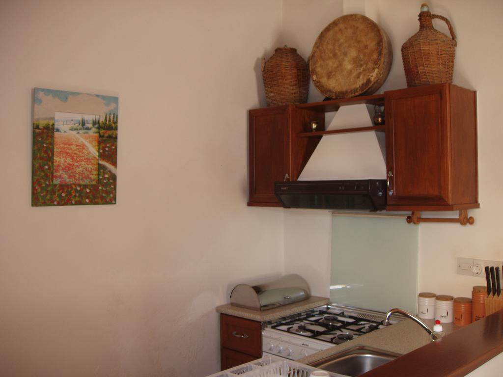 Niovi House