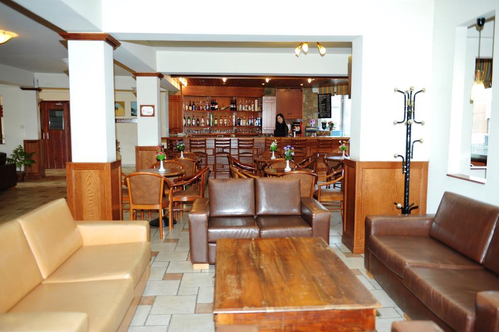 Hotel Ekali 3*