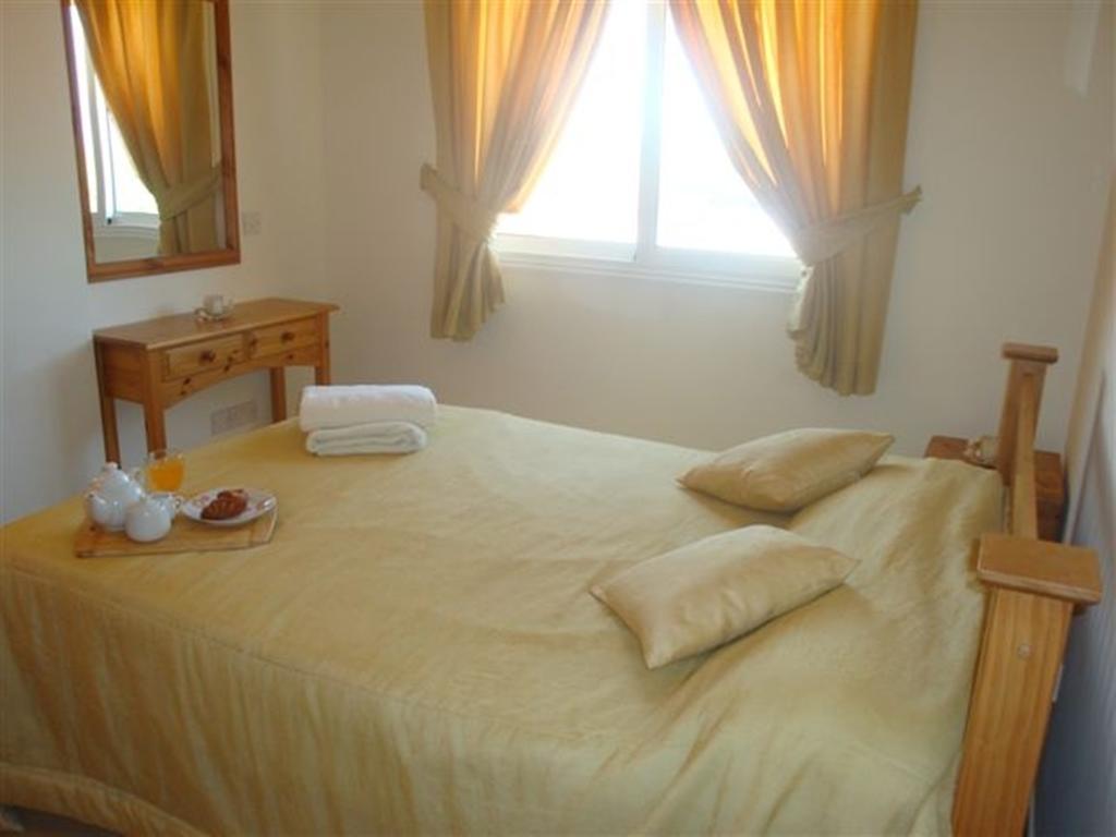 Theano Paralimni