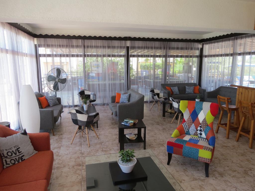 Aparthotel Carina 2*