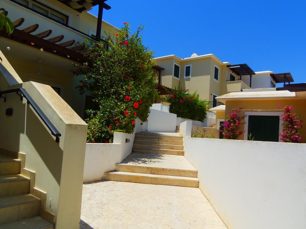 Aparthotel Light & Blue Ayios Elias Private Bungalows 3*