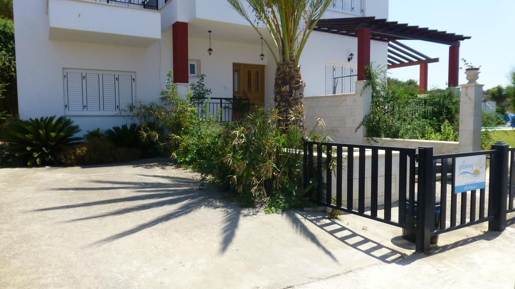 Villa Papas Villas *