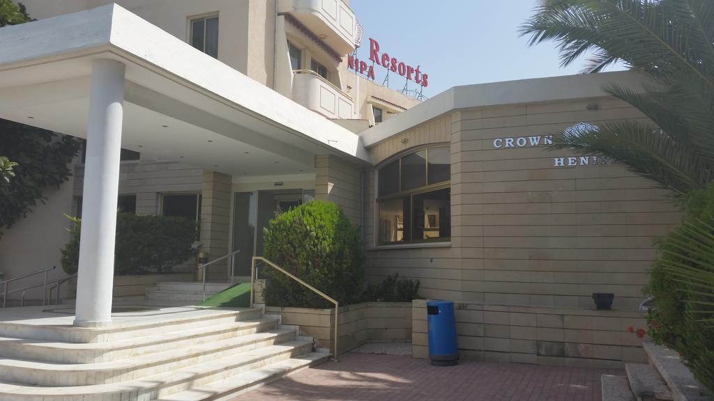 Hotel Crown Henipa 3*