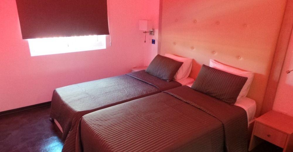 Aparthotel Neptune Paphos 3*