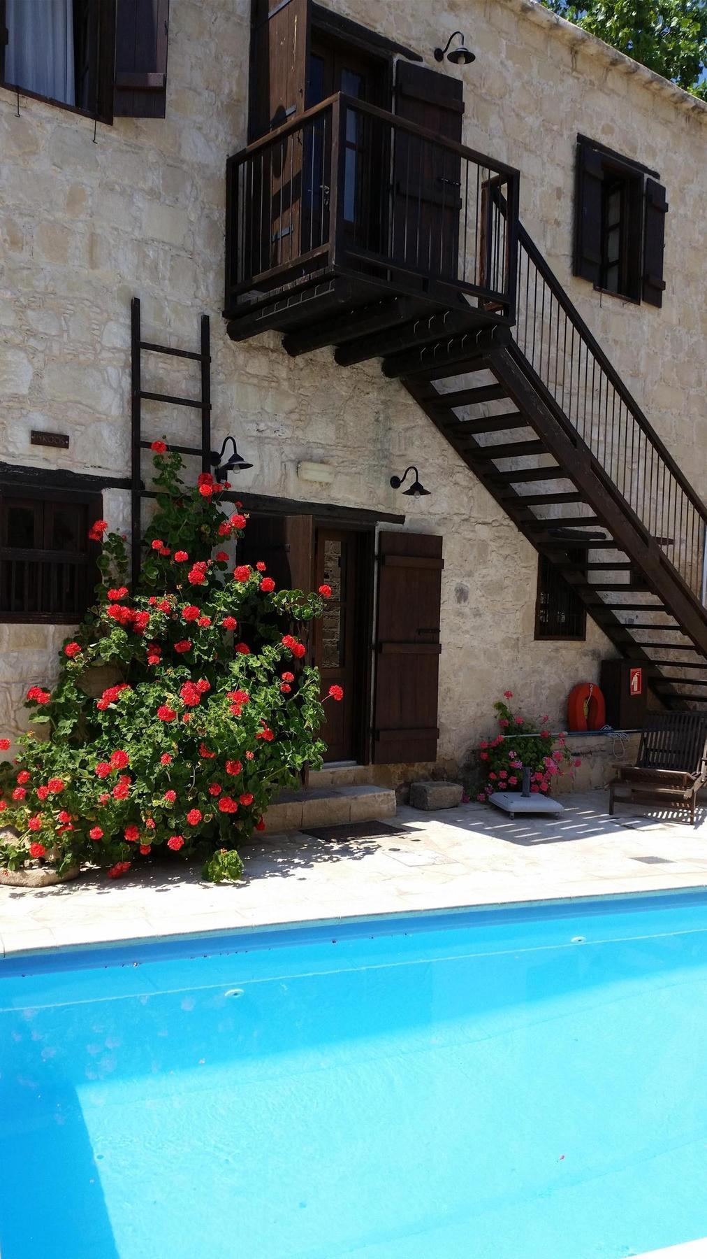 Leonidas Village Goudhi