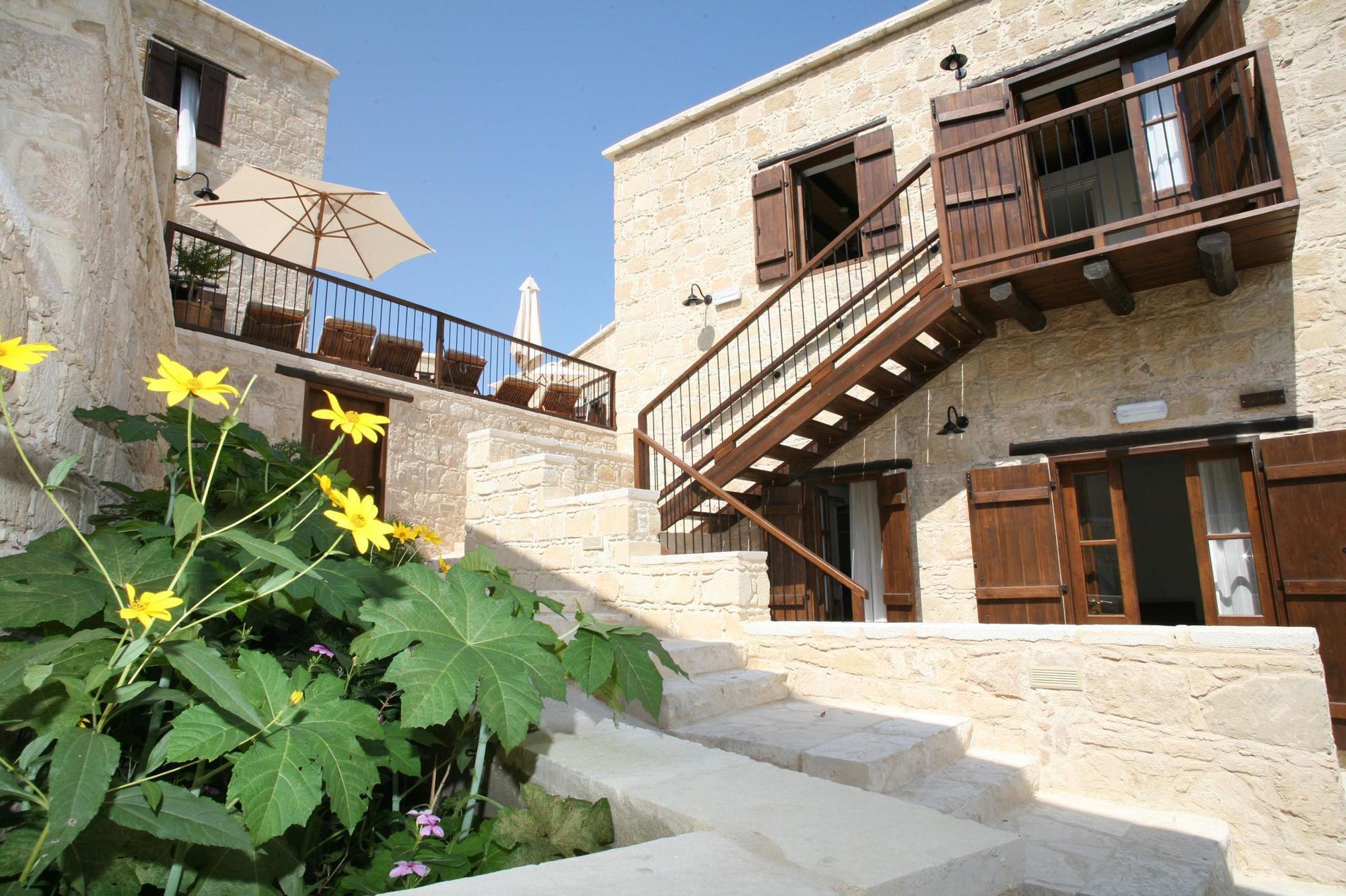 Leonidas Village Goudhi