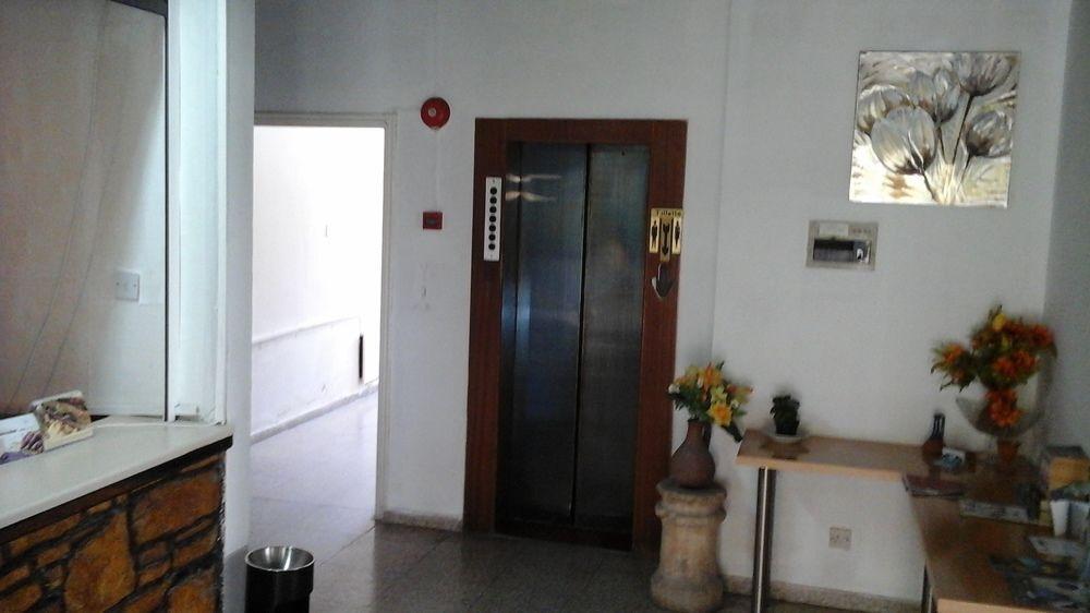Aparthotel Polyxeni 3*