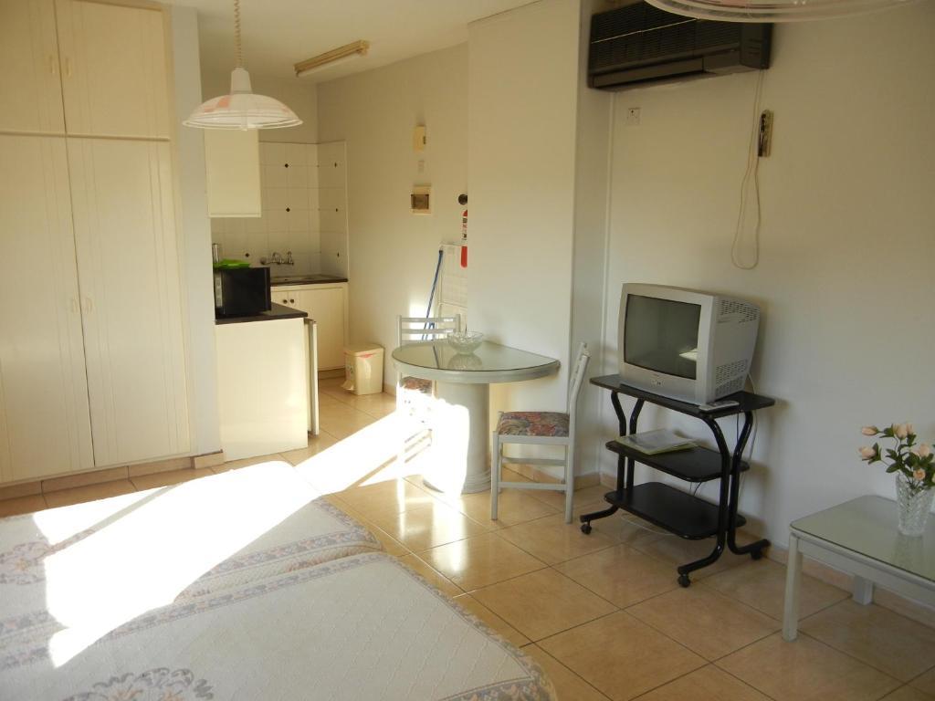 Tsialis 2* Larnaca