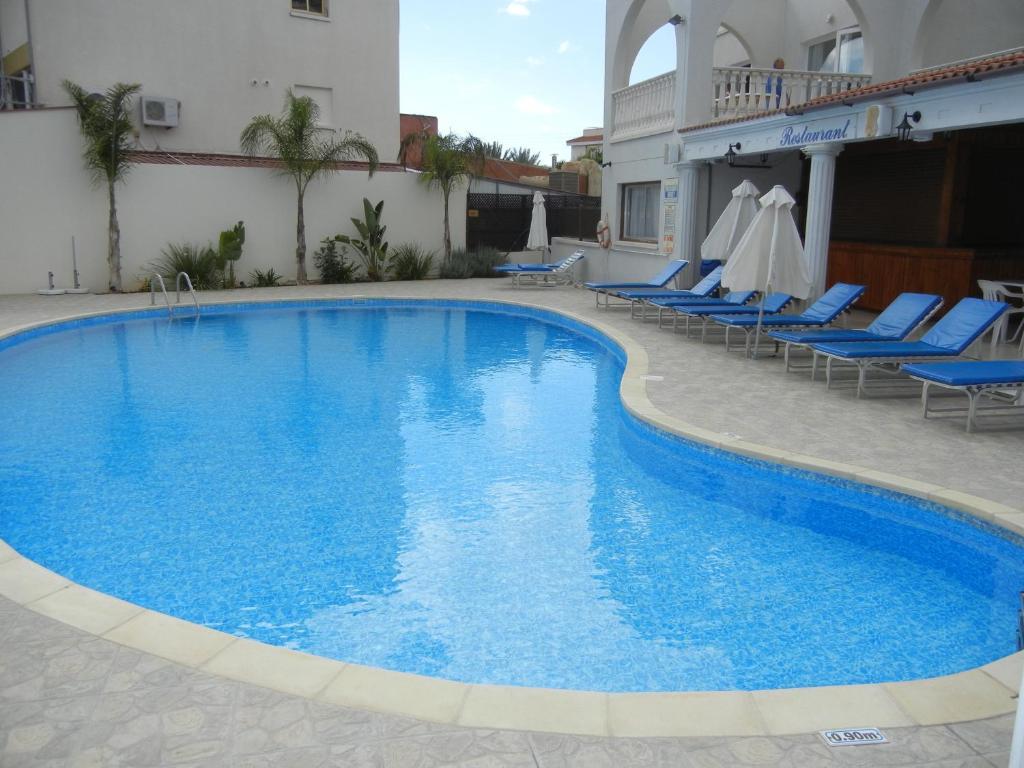 Tsialis 2* Larnaca