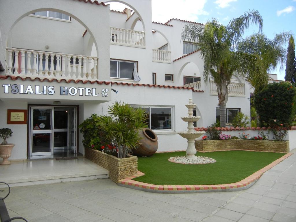 Aparthotel Tsialis