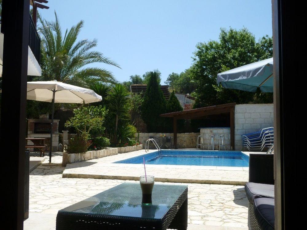 Avra Family Maisonettes Apartment Polis