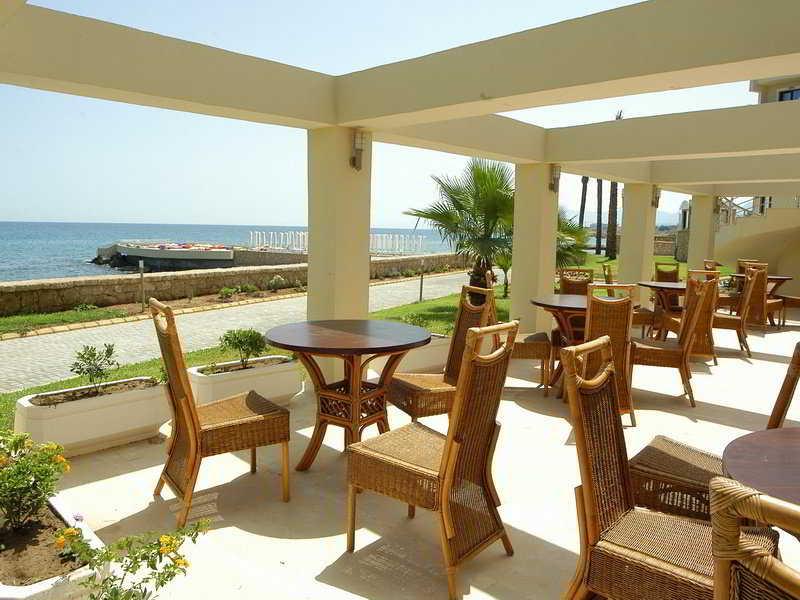 Vuni Palace & Casino & Hotel 5*