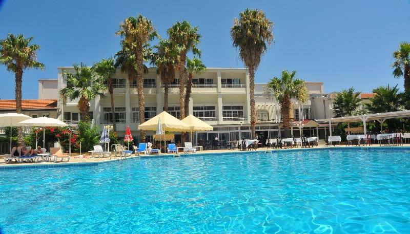 Hotel La & 4*