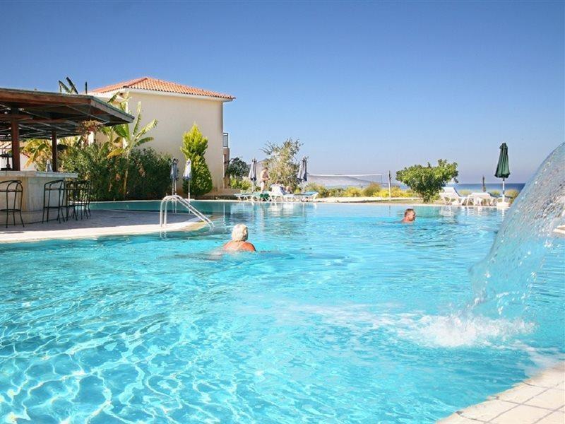 Akamanthea Village *
